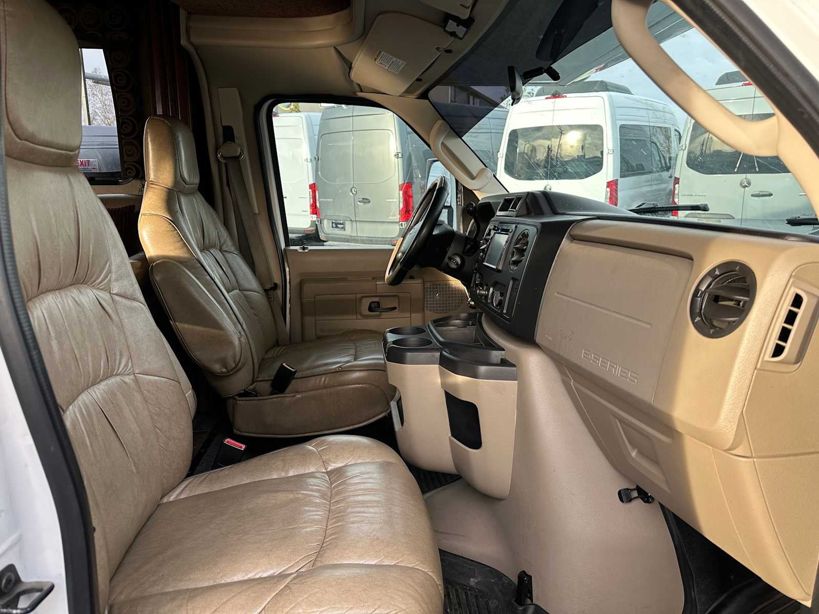 2011 Ford Econoline Cutaway E-450 Super Duty 158" DRW