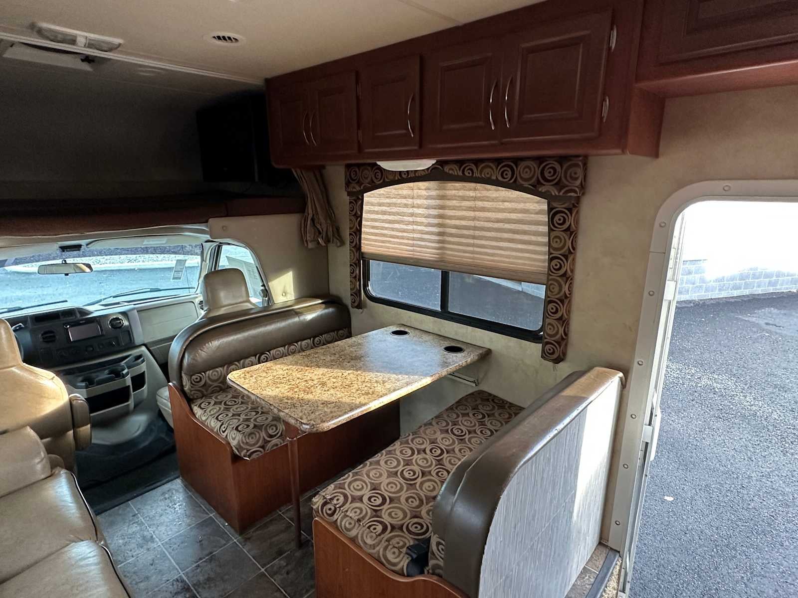 2011 Ford Econoline Cutaway E-450 Super Duty 158" DRW