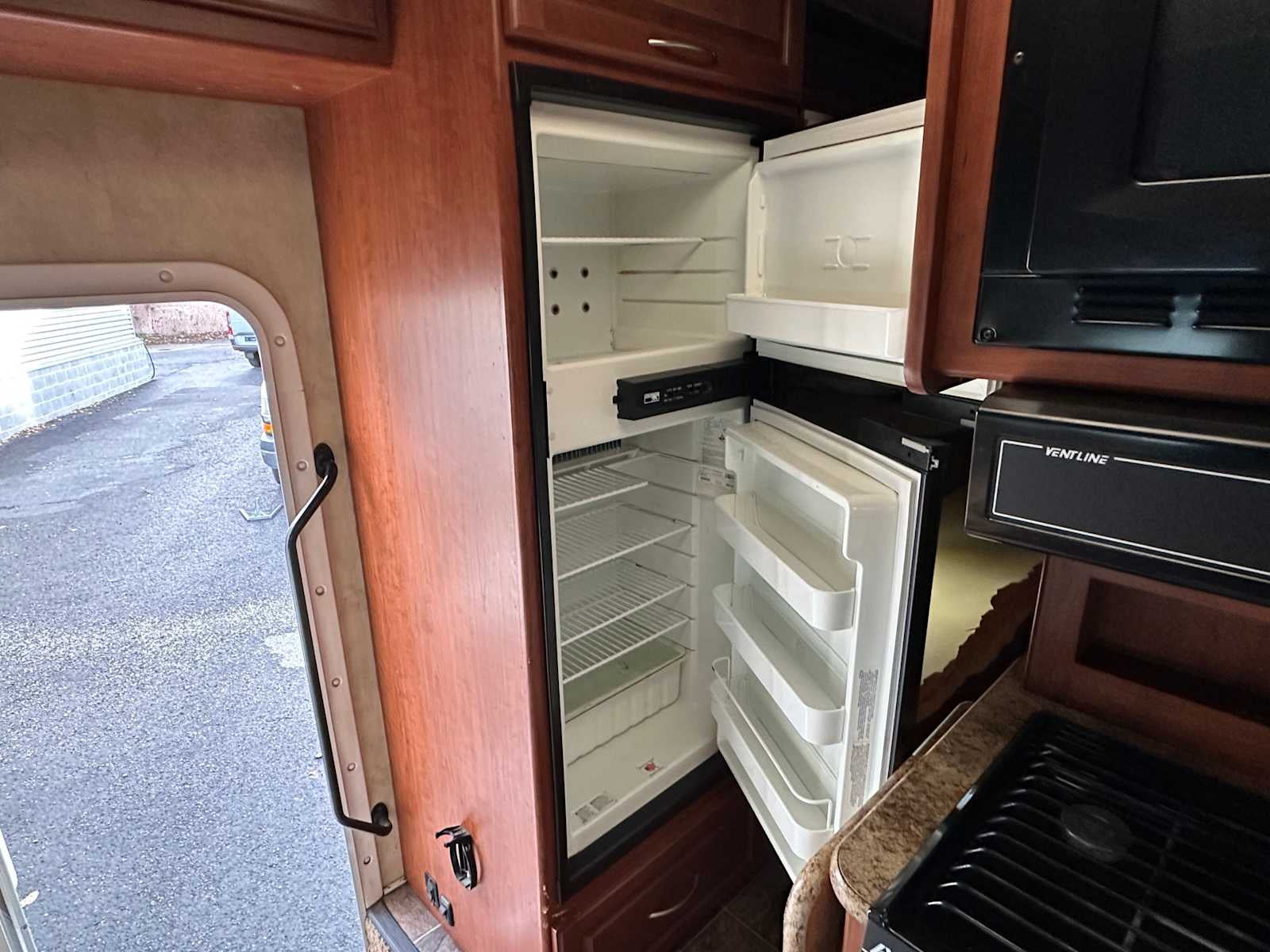 2011 Ford Econoline Cutaway E-450 Super Duty 158" DRW