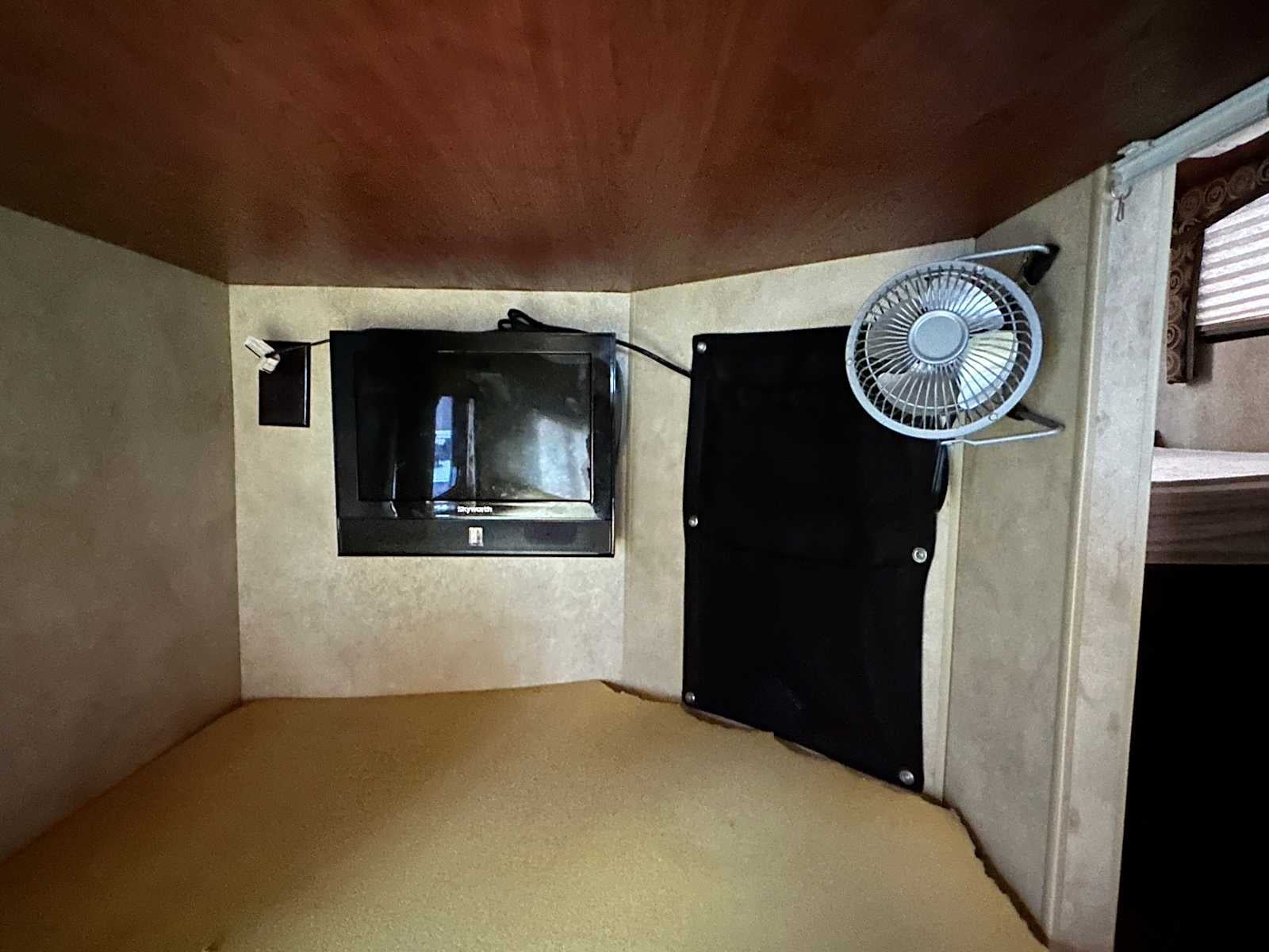 2011 Ford Econoline Cutaway E-450 Super Duty 158" DRW