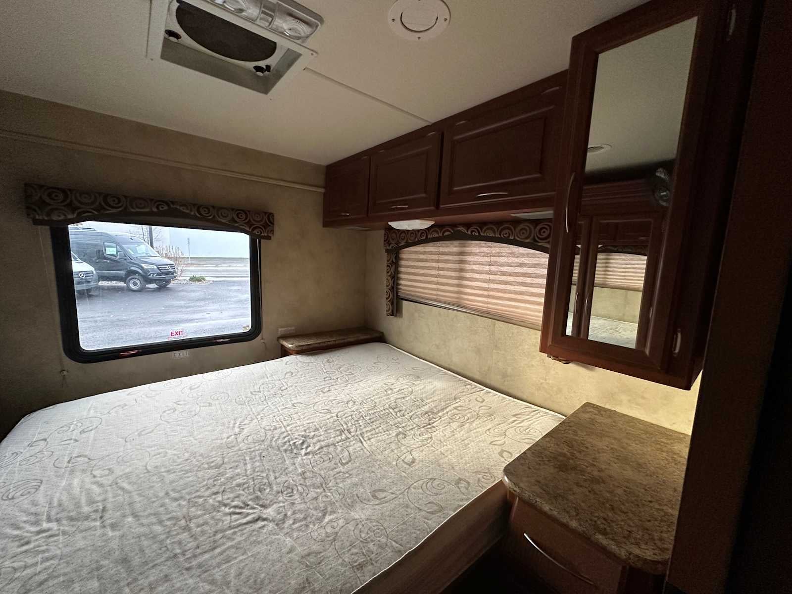 2011 Ford Econoline Cutaway E-450 Super Duty 158" DRW