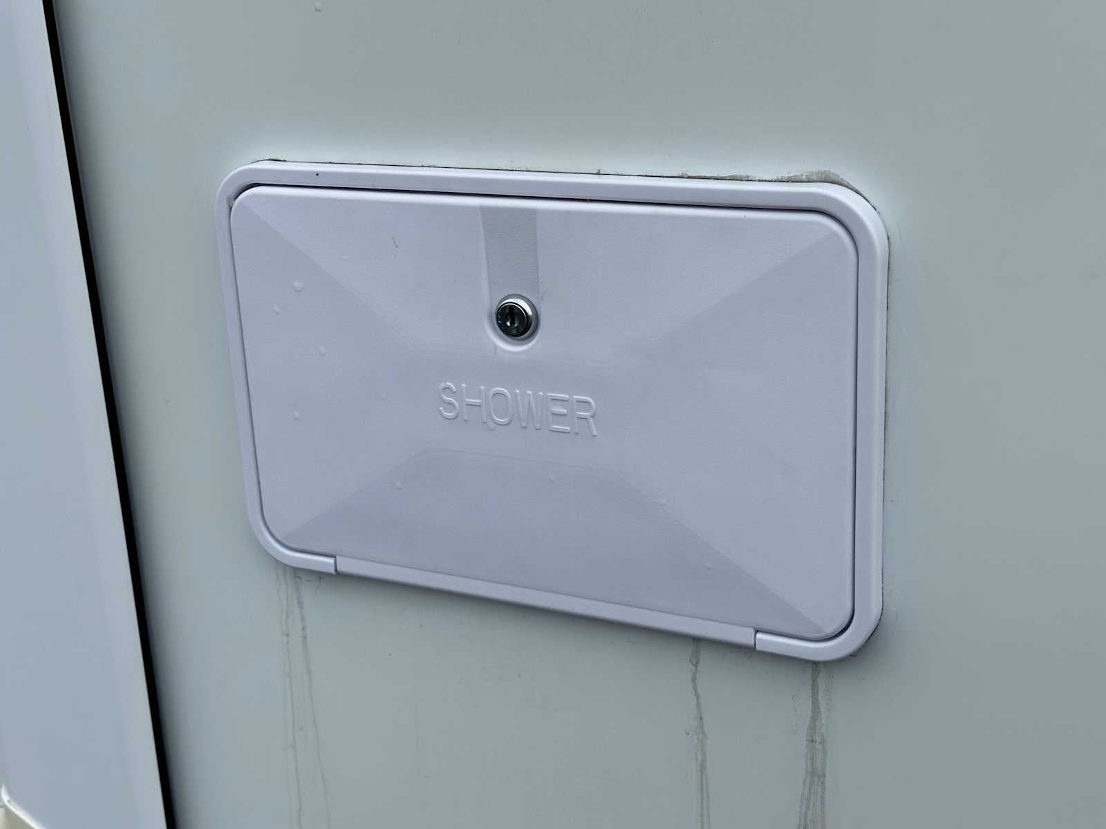 2011 Ford Econoline Cutaway E-450 Super Duty 158" DRW