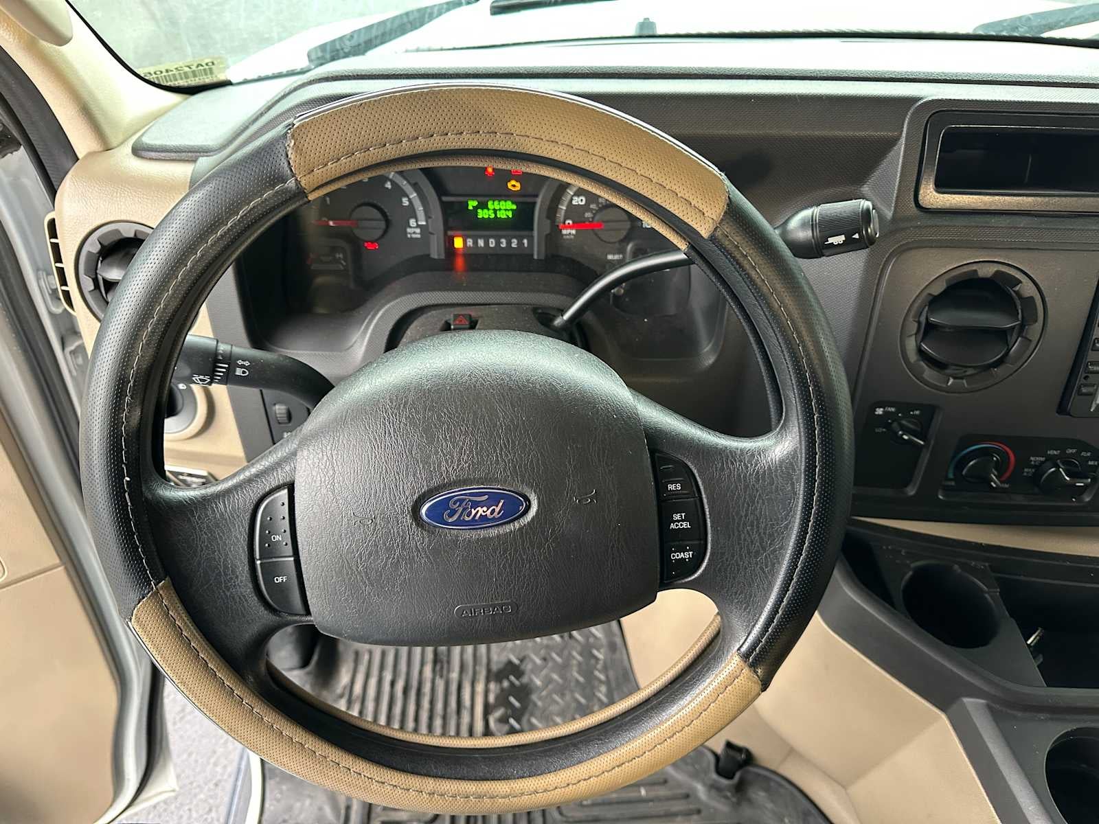 2011 Ford Econoline Cutaway E-450 Super Duty 158" DRW