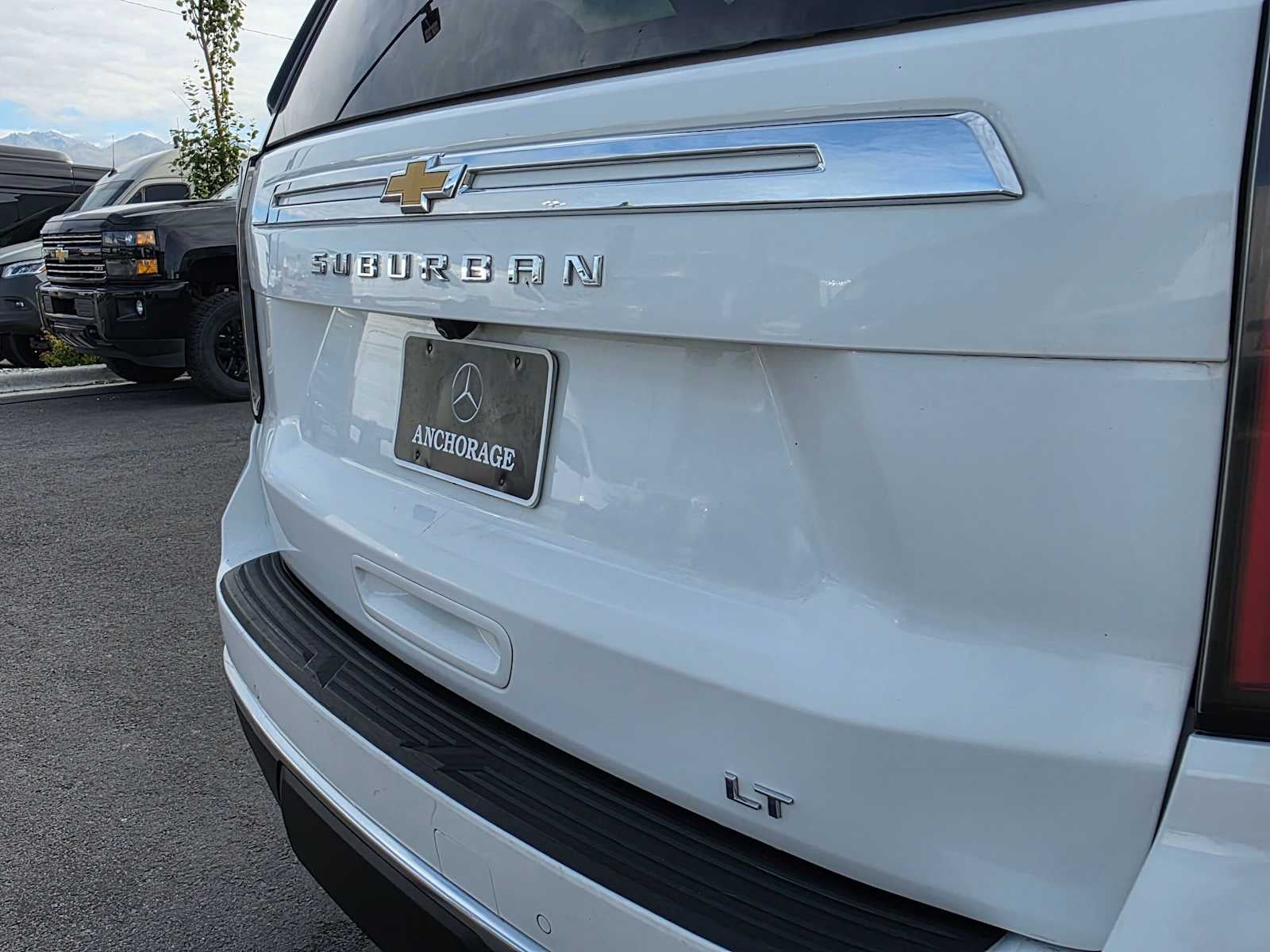 2024 Chevrolet Suburban LT