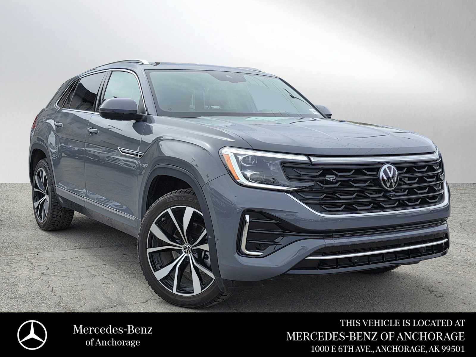 2025 Volkswagen Atlas Cross Sport 2.0T SEL Premium R-Line 4MOTION's photo
