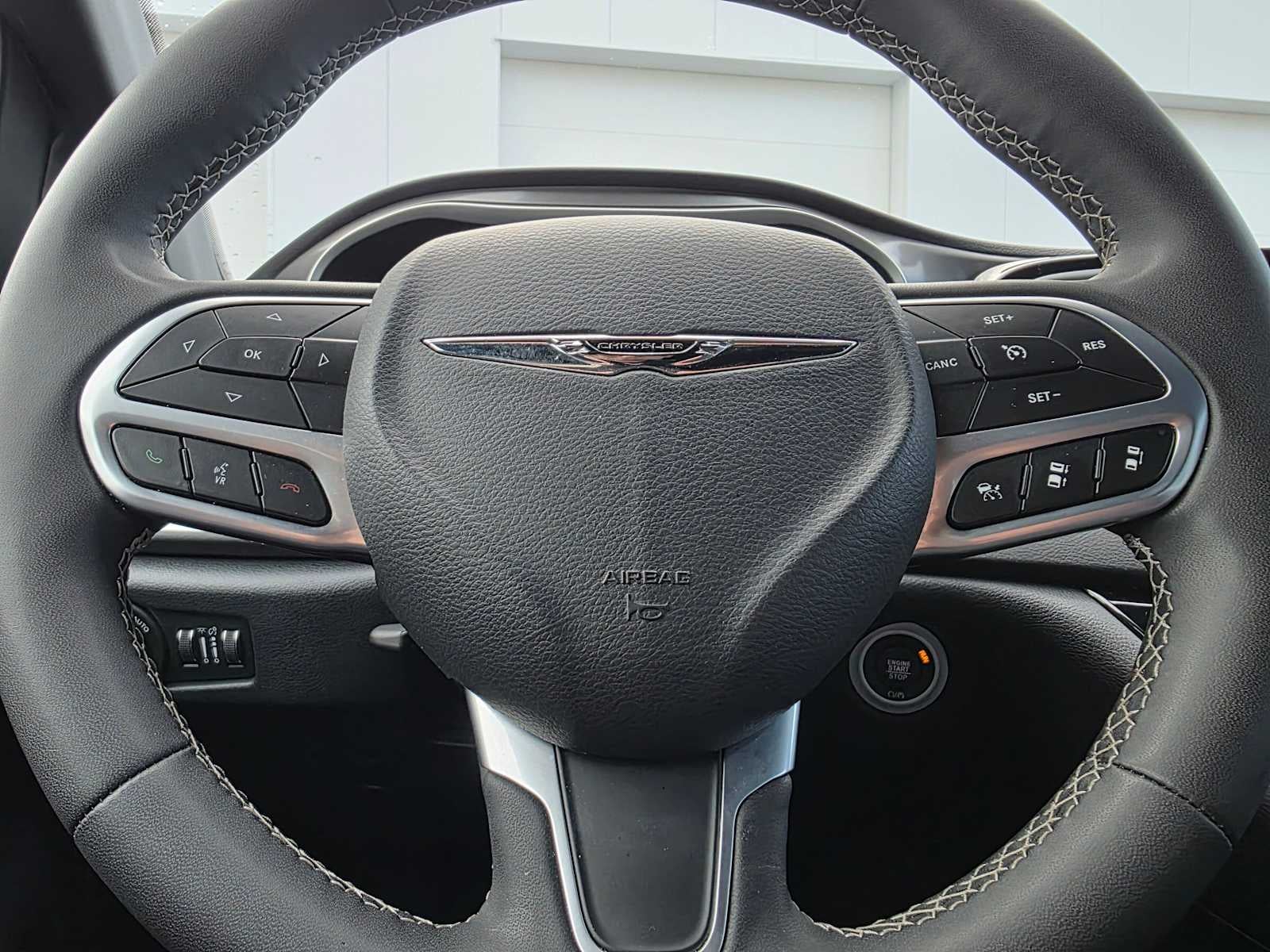 2025 Chrysler Pacifica Select