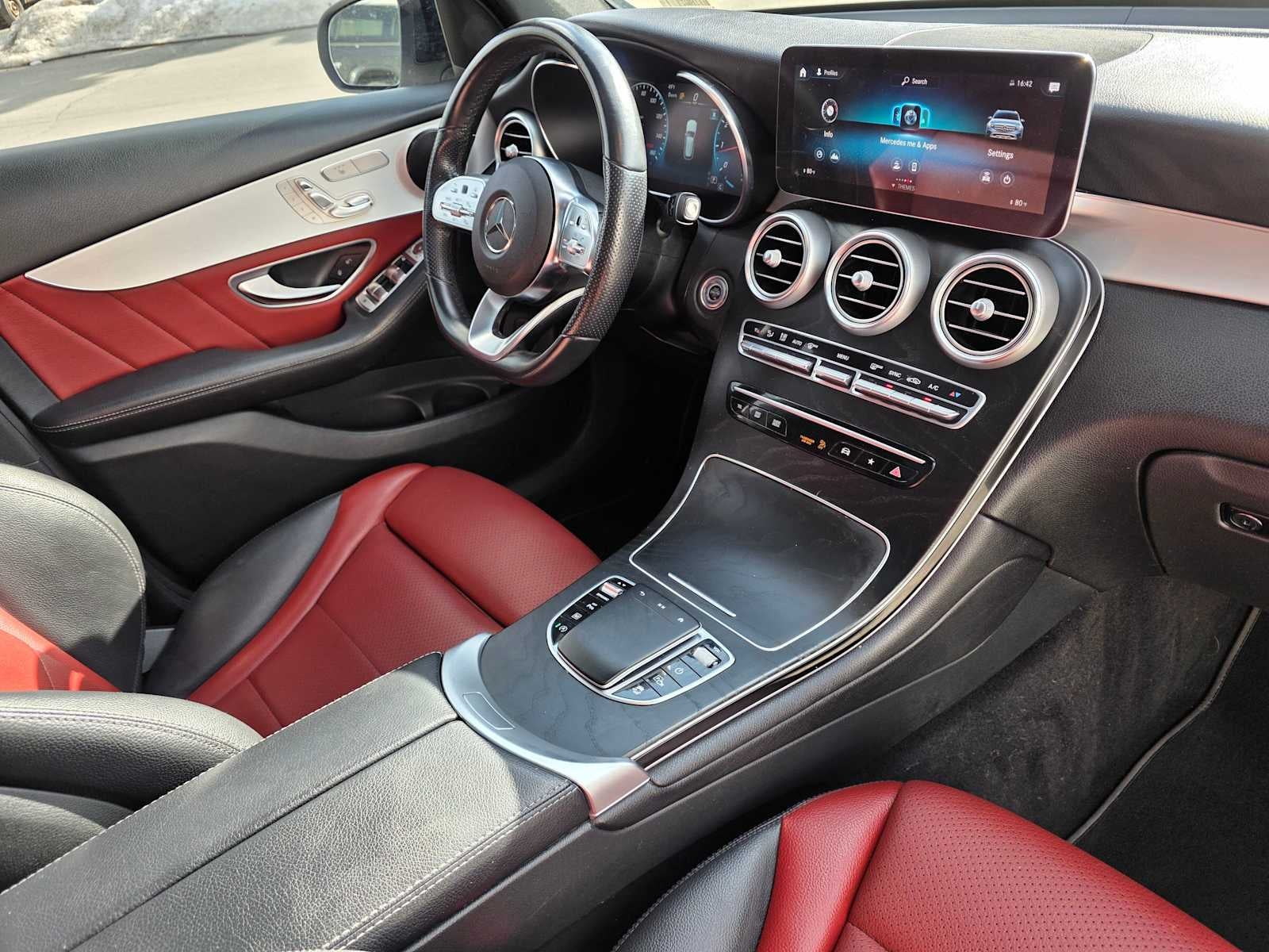 2022 Mercedes-Benz GLC 300 SUV