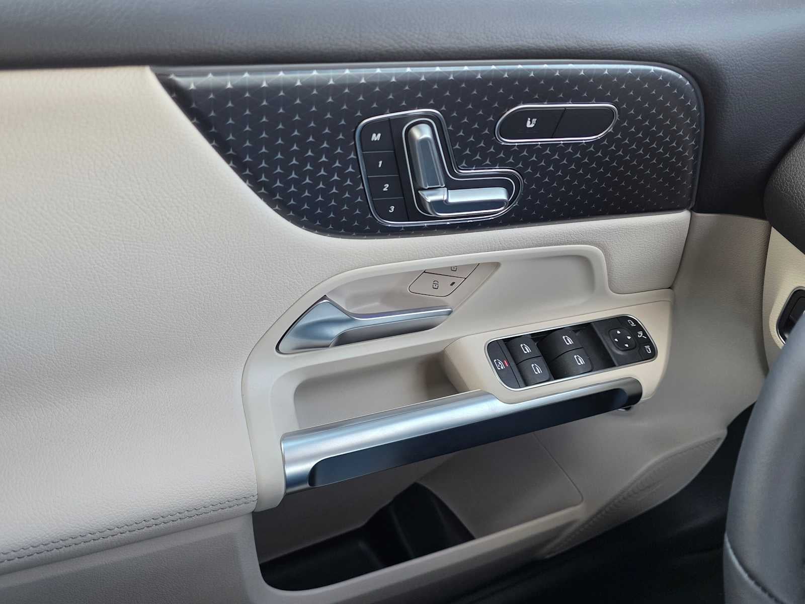 2026 Mercedes-Benz GLB 250 4MATIC® SUV