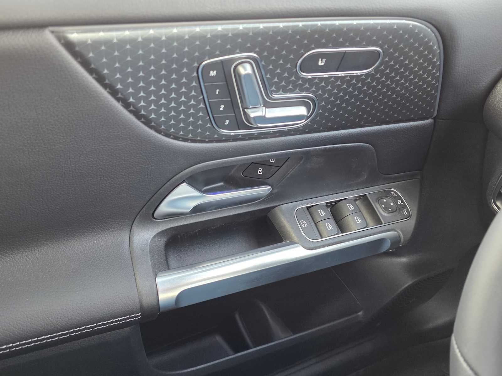 2026 Mercedes-Benz GLB 250 4MATIC® SUV