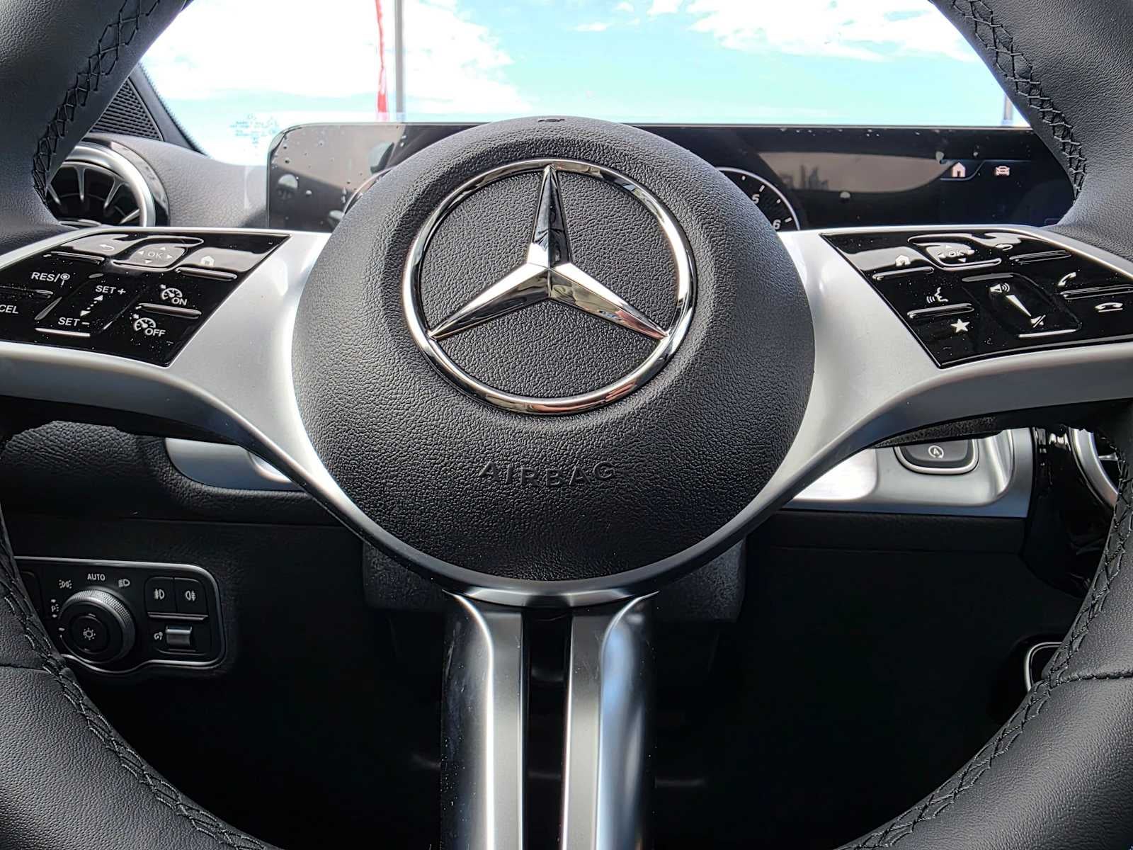 2026 Mercedes-Benz GLB 250 4MATIC® SUV