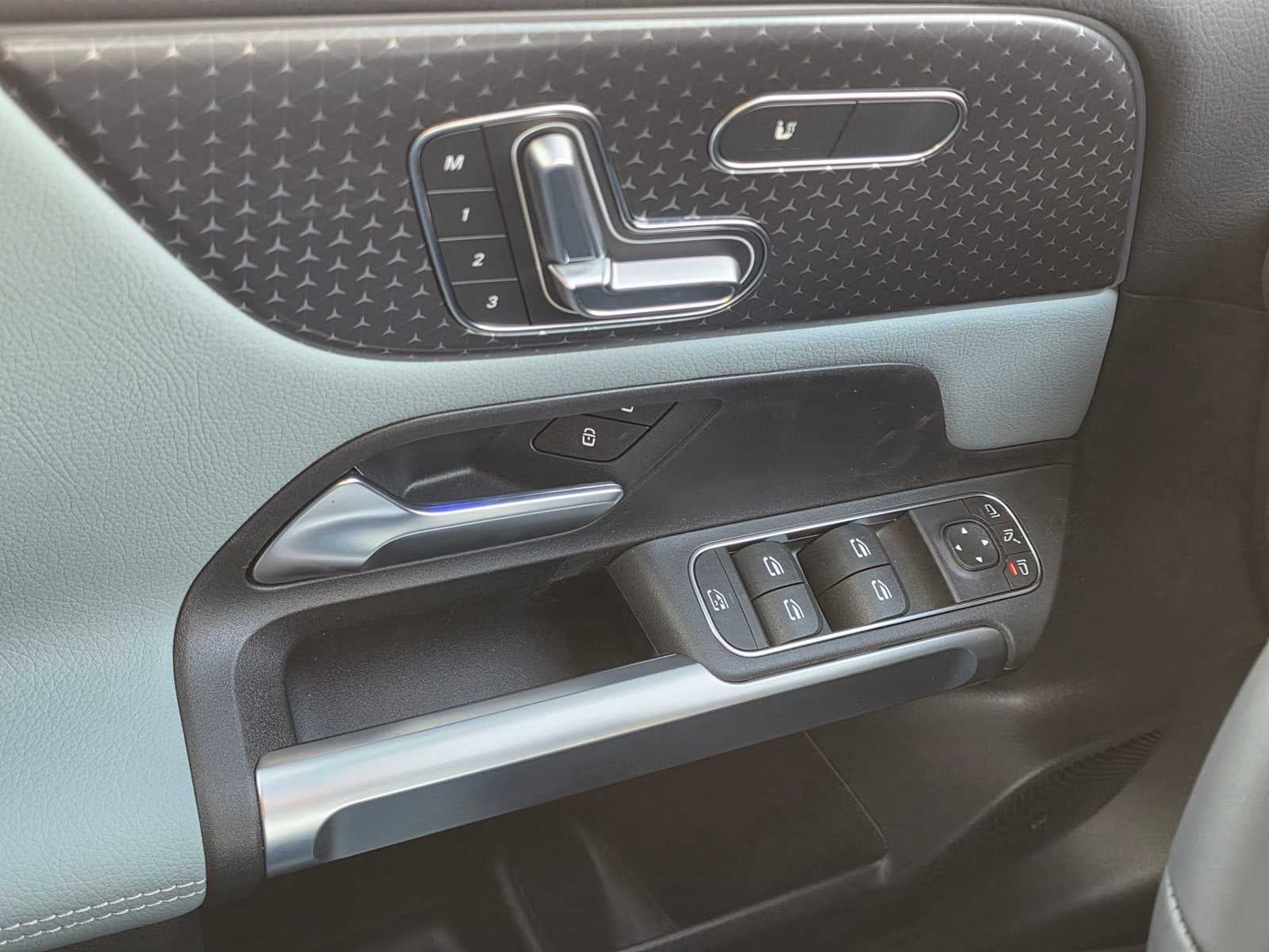 2026 Mercedes-Benz GLB 250 4MATIC® SUV