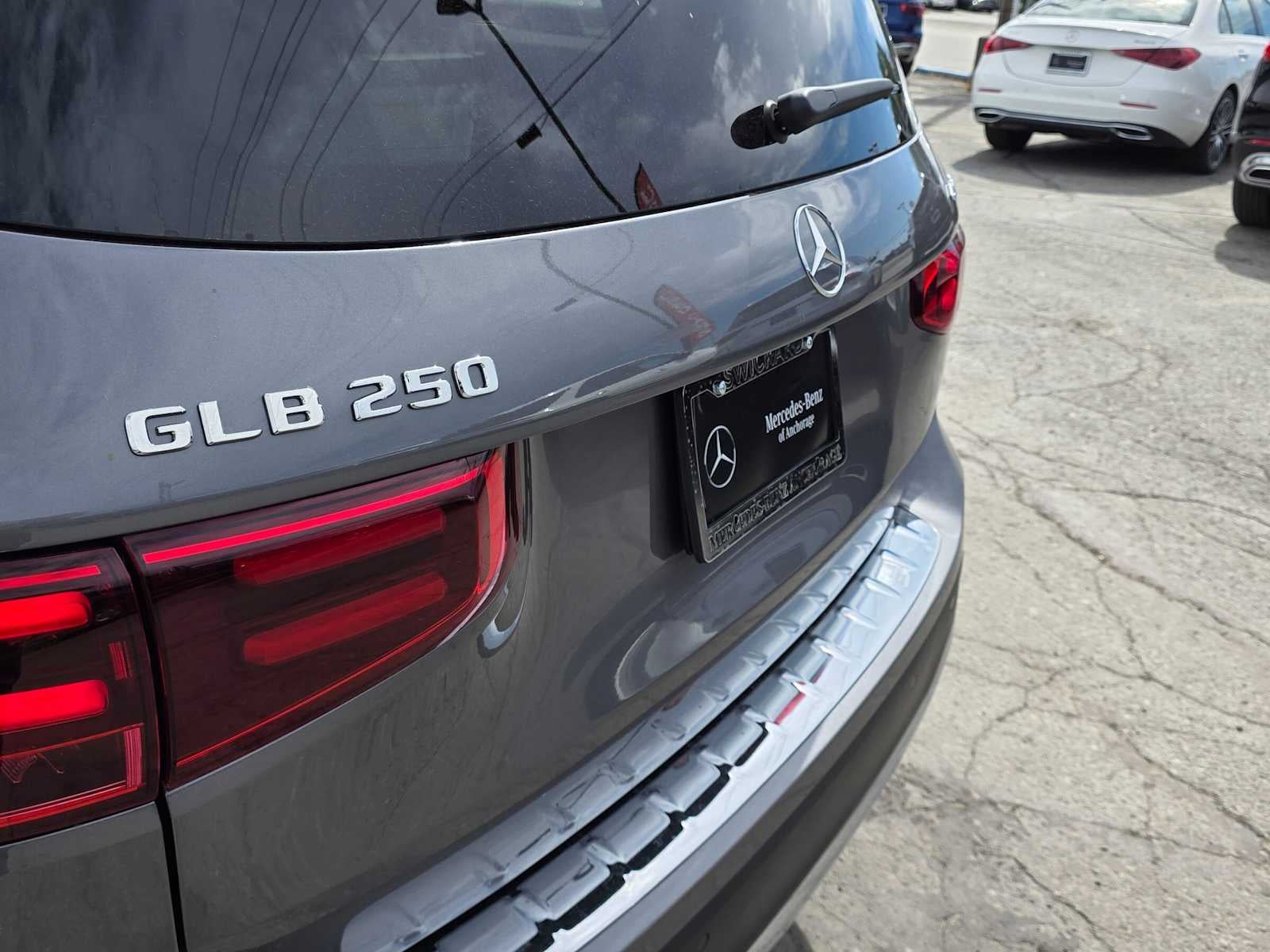 2026 Mercedes-Benz GLB 250 4MATIC® SUV