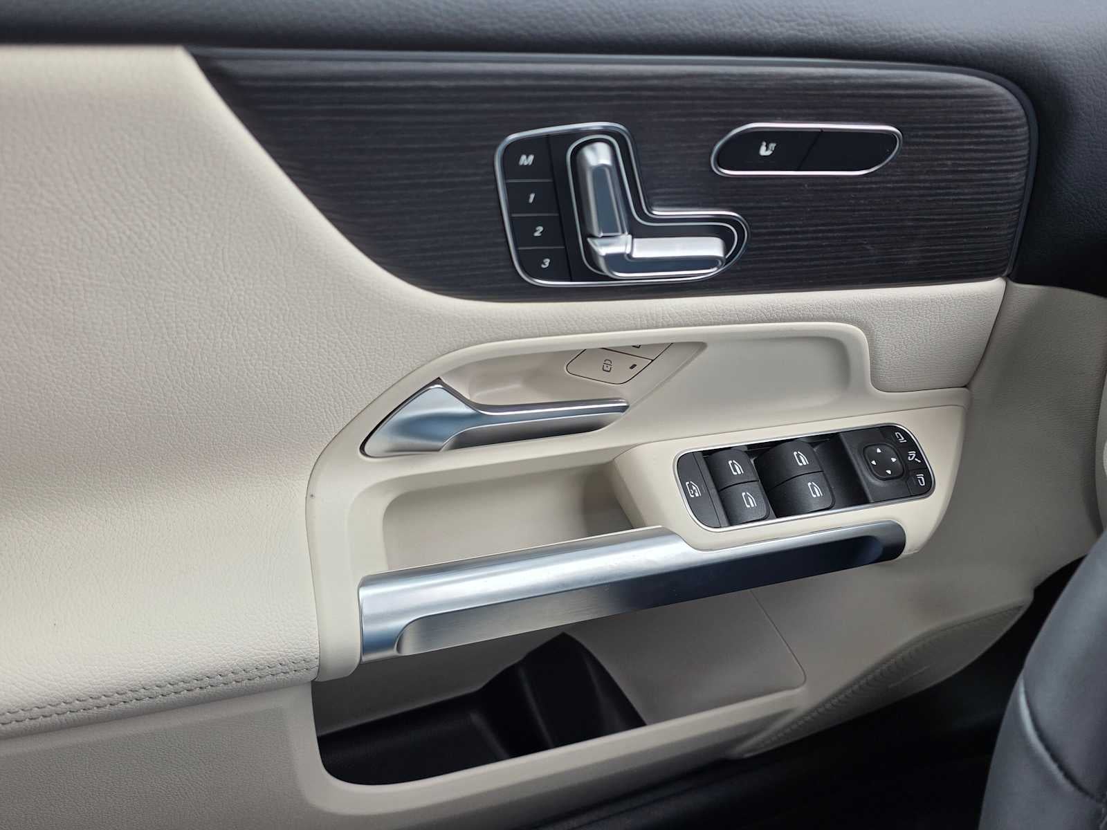 2026 Mercedes-Benz GLB 250 4MATIC® SUV