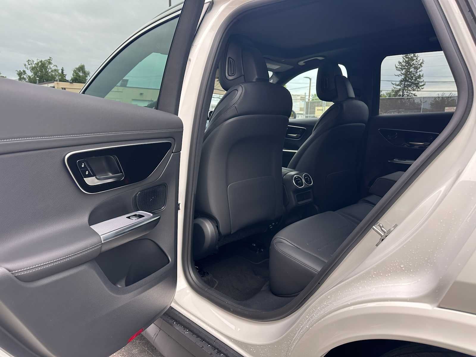 2025 Mercedes-Benz GLC GLC 300