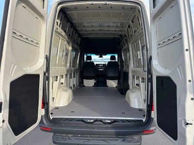 2026 Mercedes-Benz Sprinter 2500 Standard Roof I4 Diesel HO 144" AWD