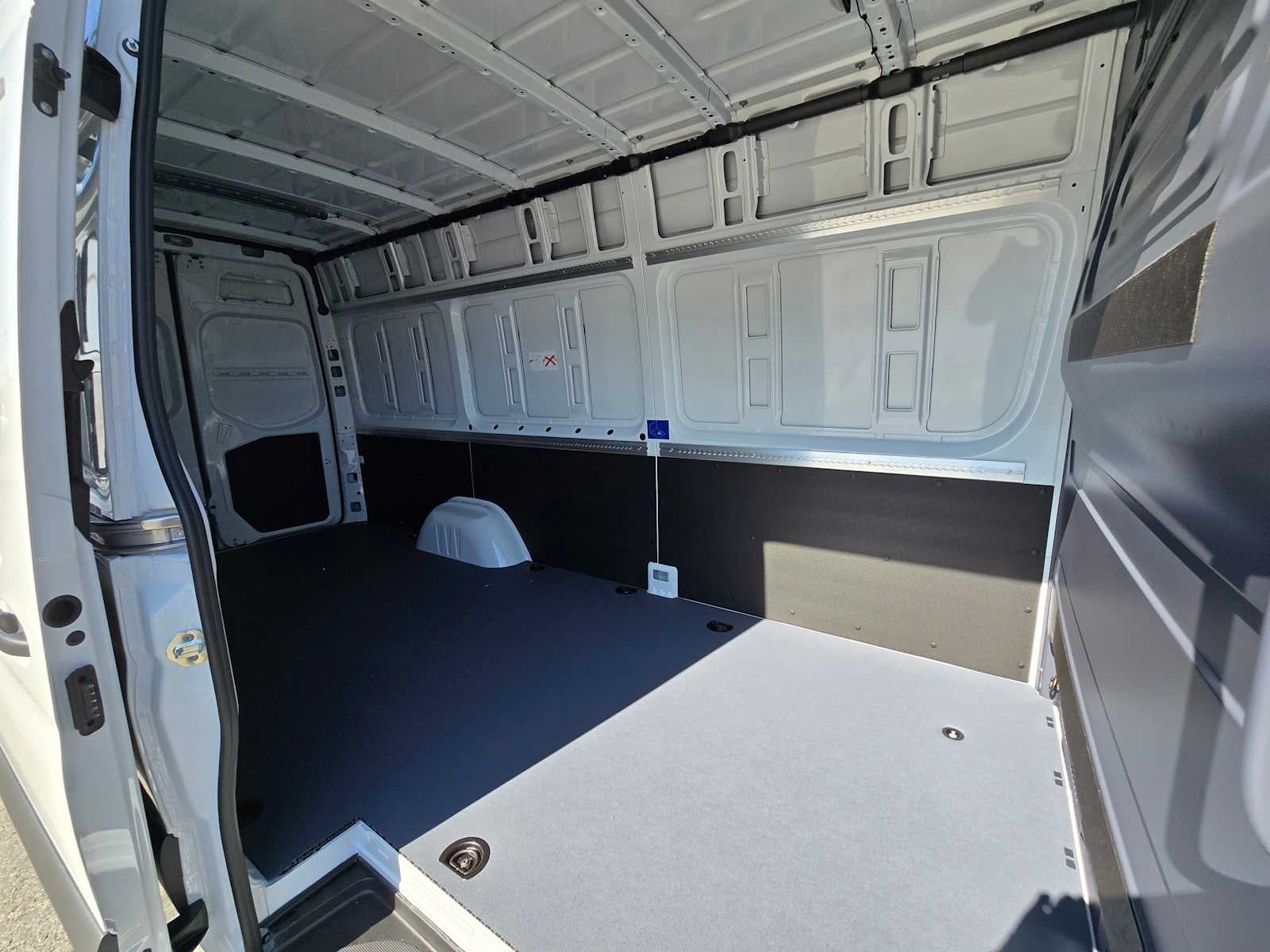 2024 Mercedes-Benz Sprinter 2500 High Roof I4 Diesel HO 170" RWD