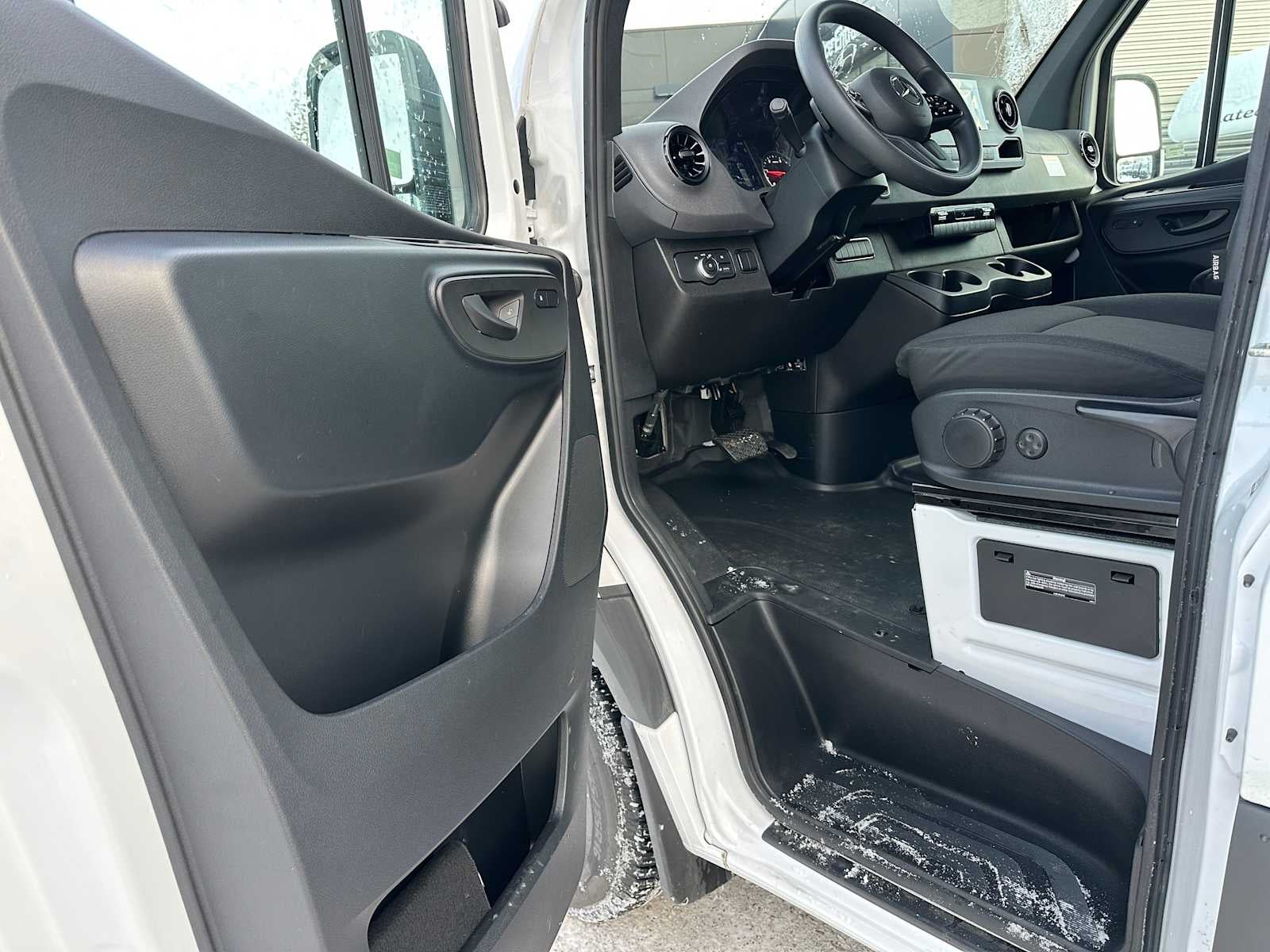 2024 Mercedes-Benz Sprinter 2500 High Roof I4 Diesel HO 170" RWD