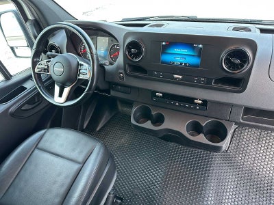 2021 Freightliner Sprinter 2500 Standard Roof V6 144" 4WD
