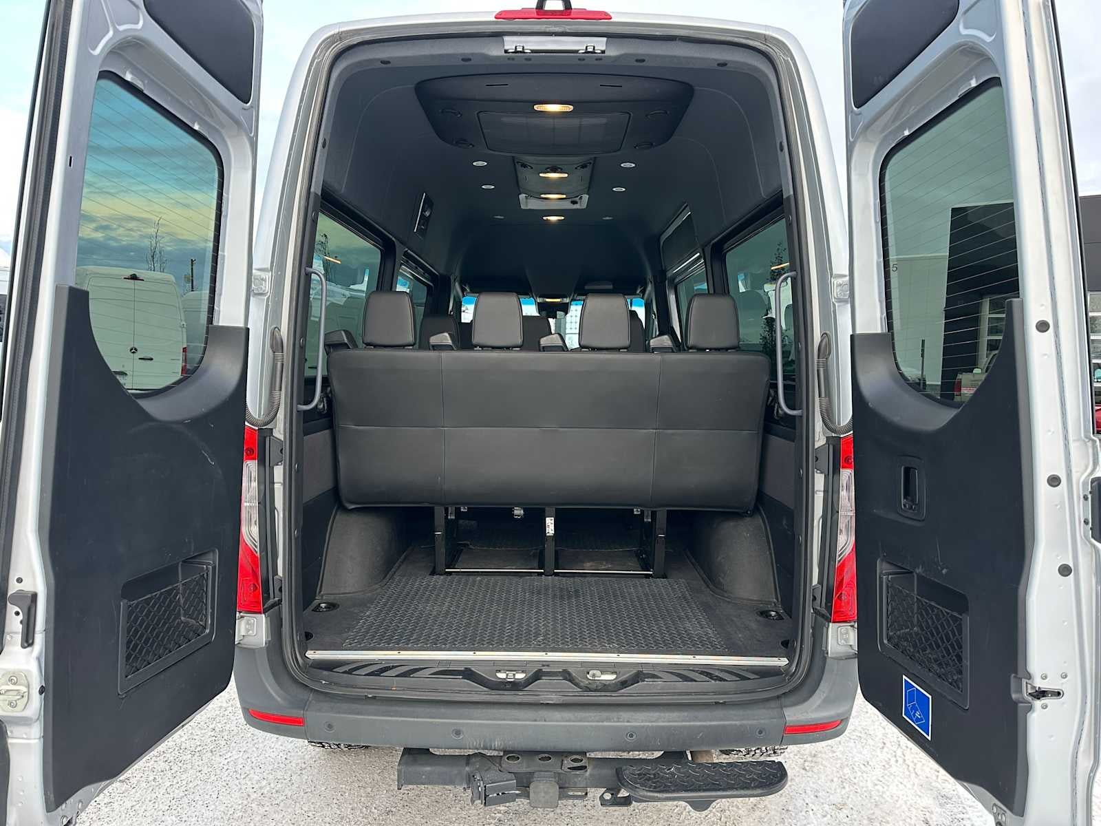 2021 Freightliner Sprinter 2500 Standard Roof V6 144" 4WD