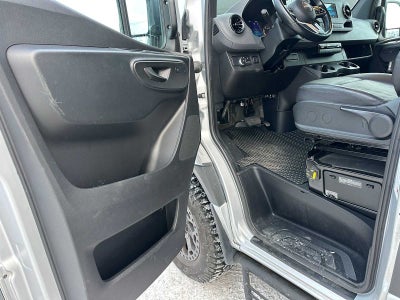 2021 Freightliner Sprinter 2500 Standard Roof V6 144" 4WD