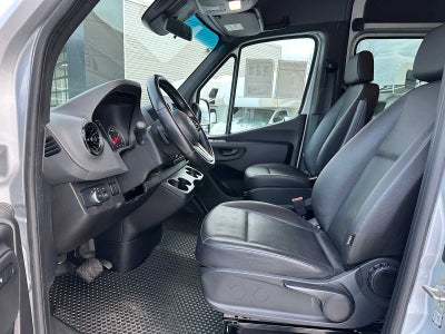 2021 Freightliner Sprinter 2500 Standard Roof V6 144" 4WD