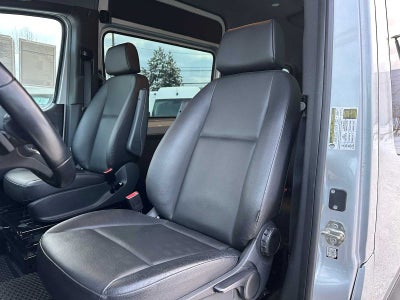 2021 Freightliner Sprinter 2500 Standard Roof V6 144" 4WD