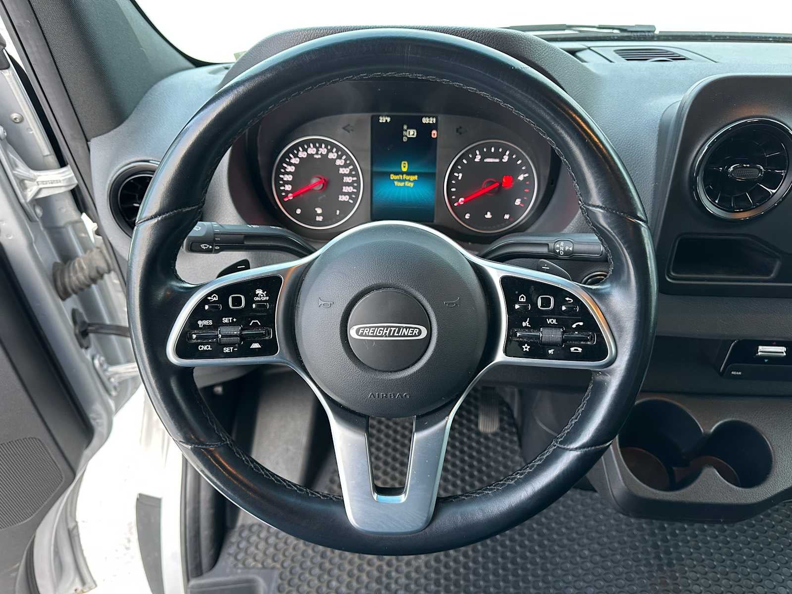 2021 Freightliner Sprinter 2500 Standard Roof V6 144" 4WD