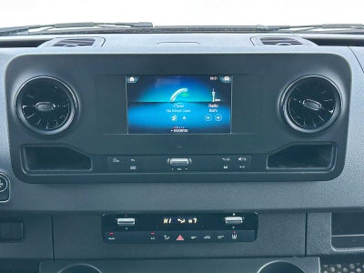 2021 Freightliner Sprinter 2500 Standard Roof V6 144" 4WD