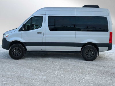 2021 Freightliner Sprinter 2500 Standard Roof V6 144" 4WD