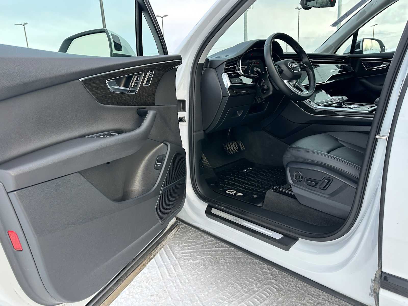 2022 Audi Q7 Premium Plus