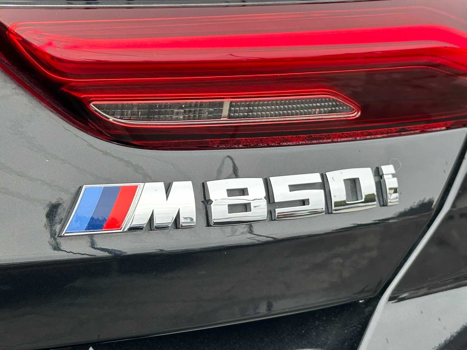 2025 BMW 8 Series M850i