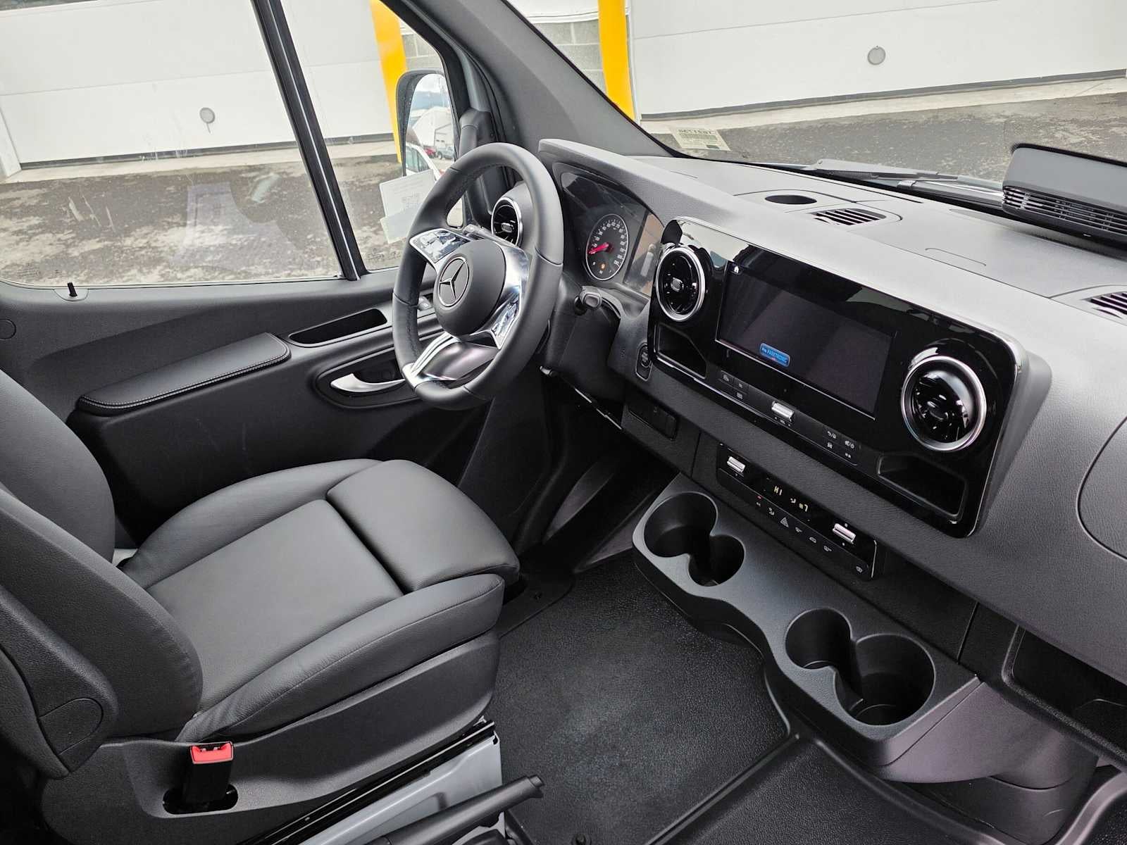 2026 Mercedes-Benz Sprinter 2500 Standard Roof I4 Diesel HO 144 AWD