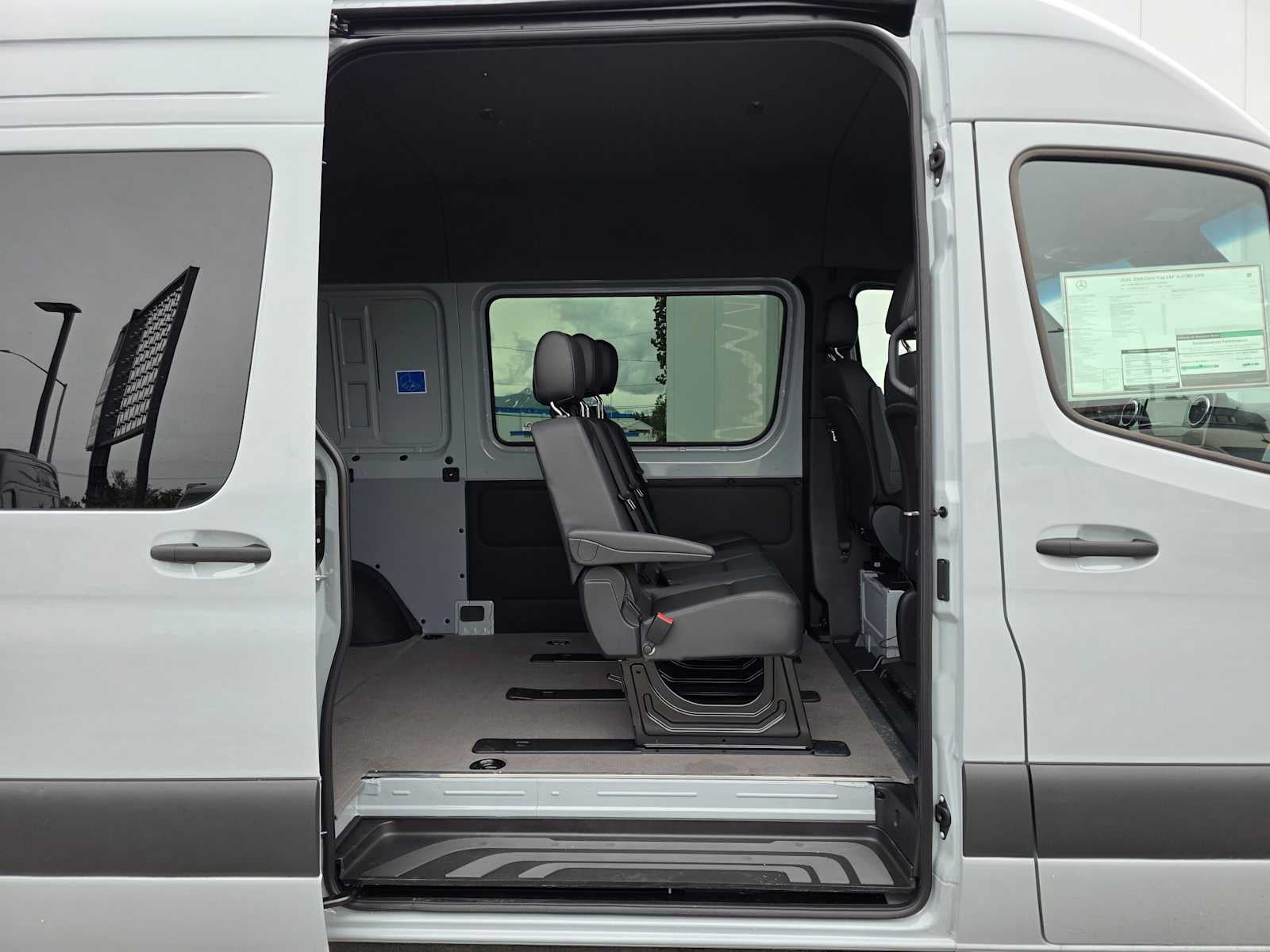 2026 Mercedes-Benz Sprinter 2500 Standard Roof I4 Diesel HO 144 AWD