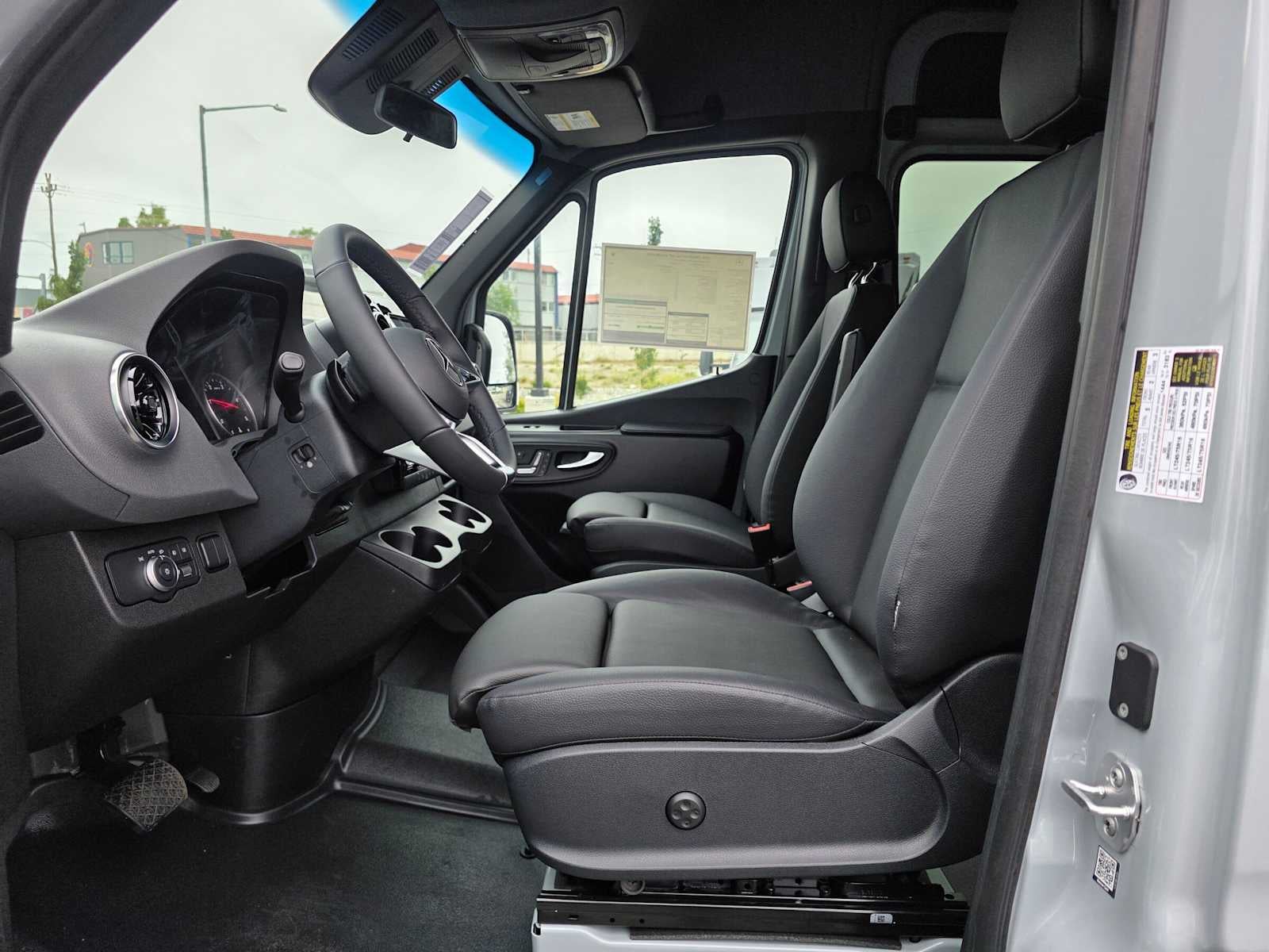 2026 Mercedes-Benz Sprinter 2500 Standard Roof I4 Diesel HO 144 AWD