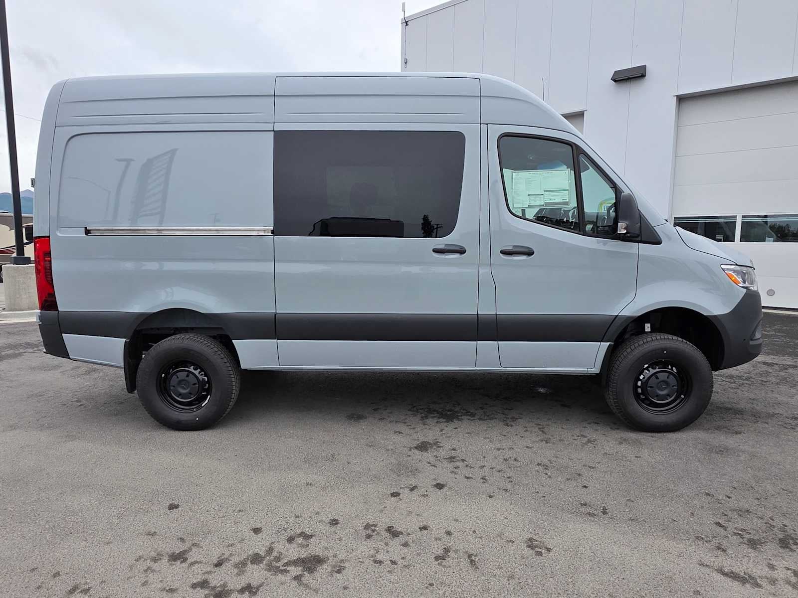 2026 Mercedes-Benz Sprinter 2500 Standard Roof I4 Diesel HO 144 AWD