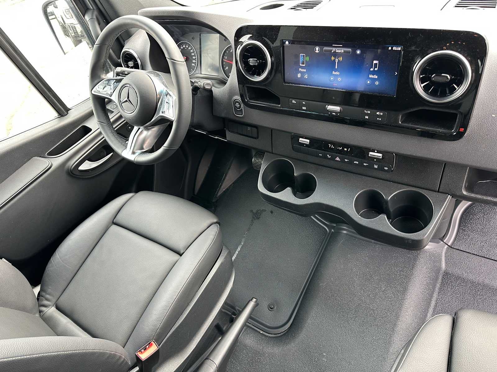 2026 Mercedes-Benz Sprinter 2500 Standard Roof I4 Diesel HO 144 AWD