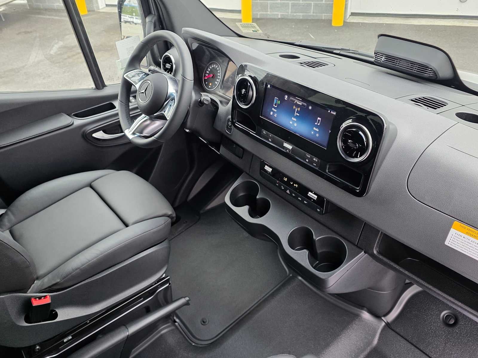 2026 Mercedes-Benz Sprinter 2500 Standard Roof I4 Diesel HO 144 AWD