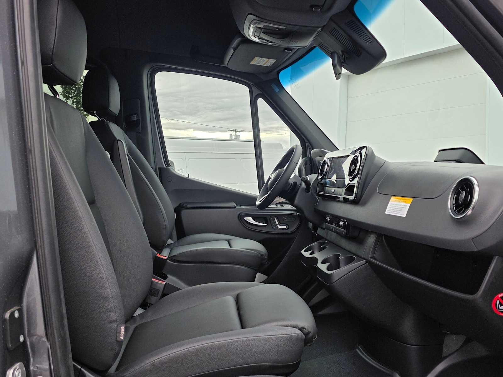 2026 Mercedes-Benz Sprinter 2500 Standard Roof I4 Diesel HO 144 AWD