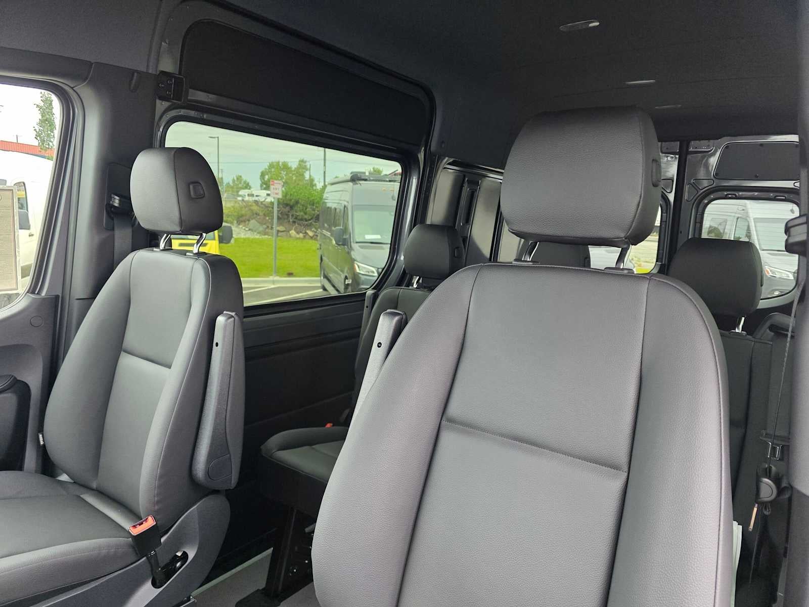 2026 Mercedes-Benz Sprinter 2500 Standard Roof I4 Diesel HO 144 AWD