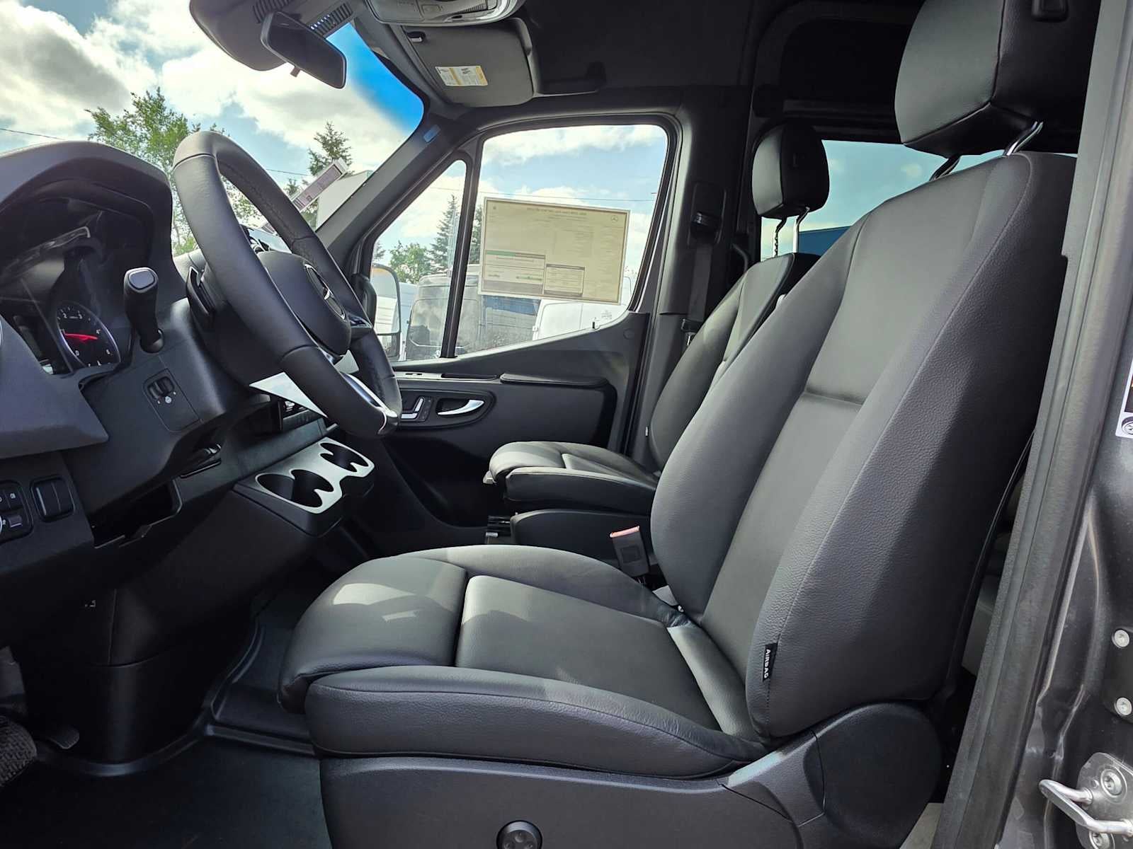 2026 Mercedes-Benz Sprinter 2500 Standard Roof I4 Diesel HO 144 AWD