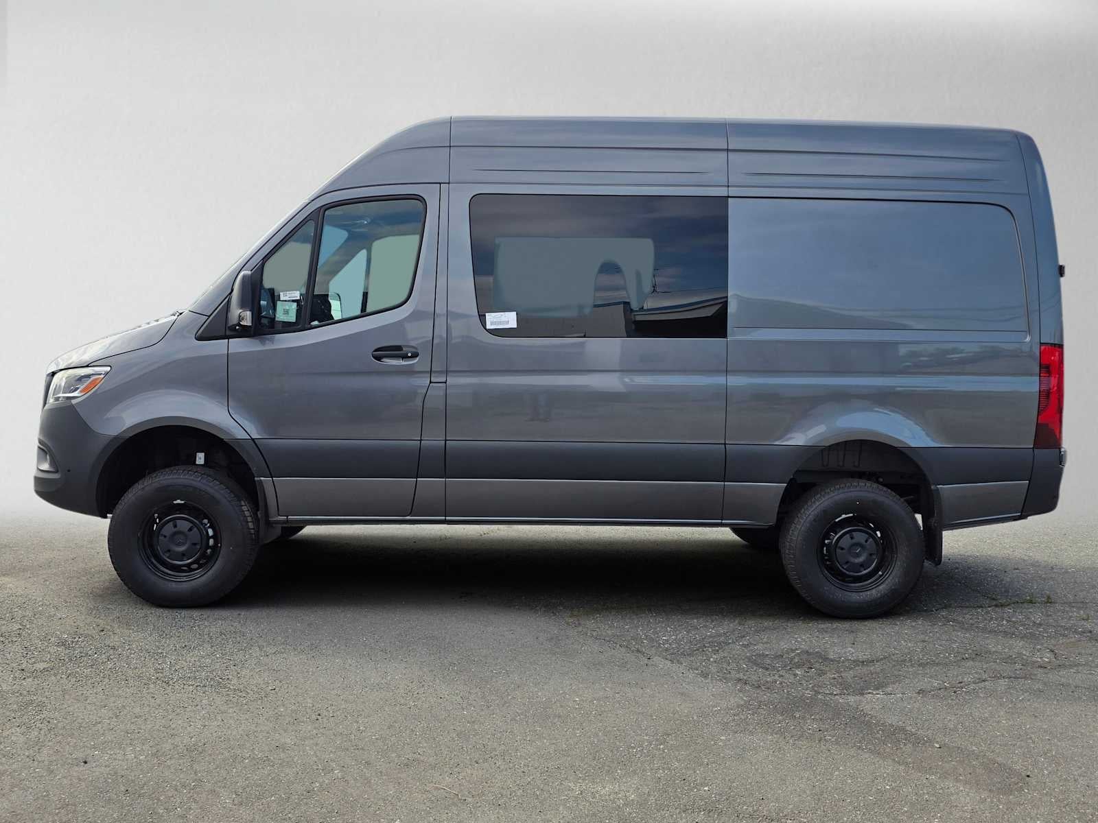 2026 Mercedes-Benz Sprinter 2500 Standard Roof I4 Diesel HO 144 AWD