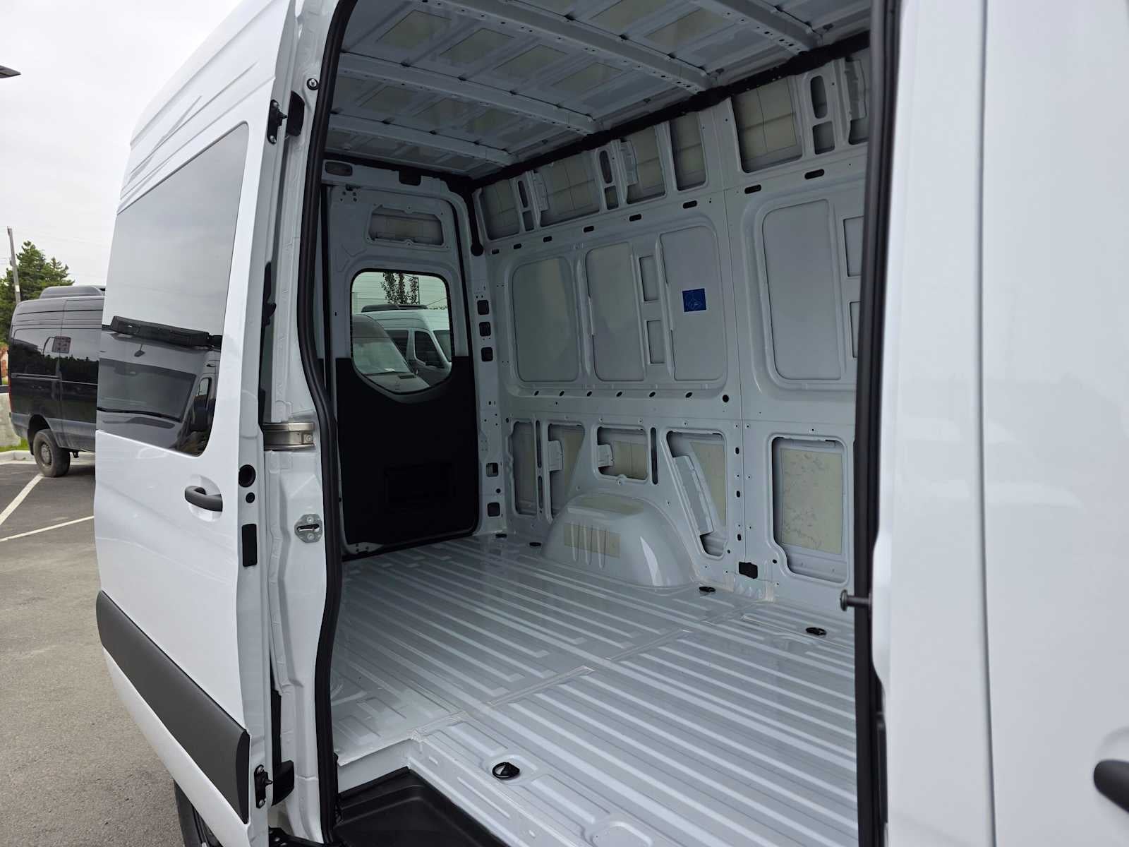 2026 Mercedes-Benz Sprinter 2500 Standard Roof I4 Diesel HO 144 AWD
