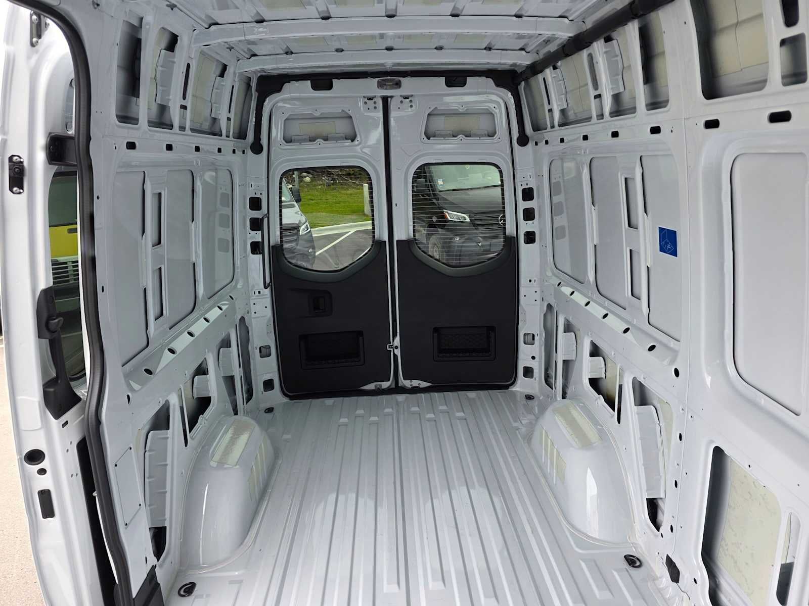 2026 Mercedes-Benz Sprinter 2500 Standard Roof I4 Diesel HO 144 AWD