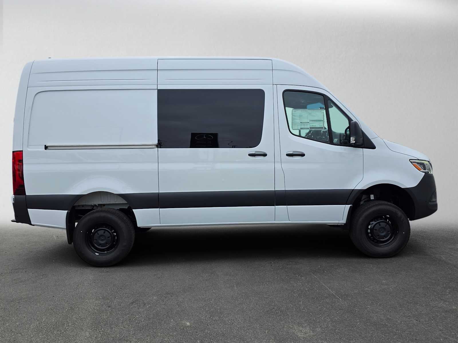 2026 Mercedes-Benz Sprinter 2500 Standard Roof I4 Diesel HO 144 AWD