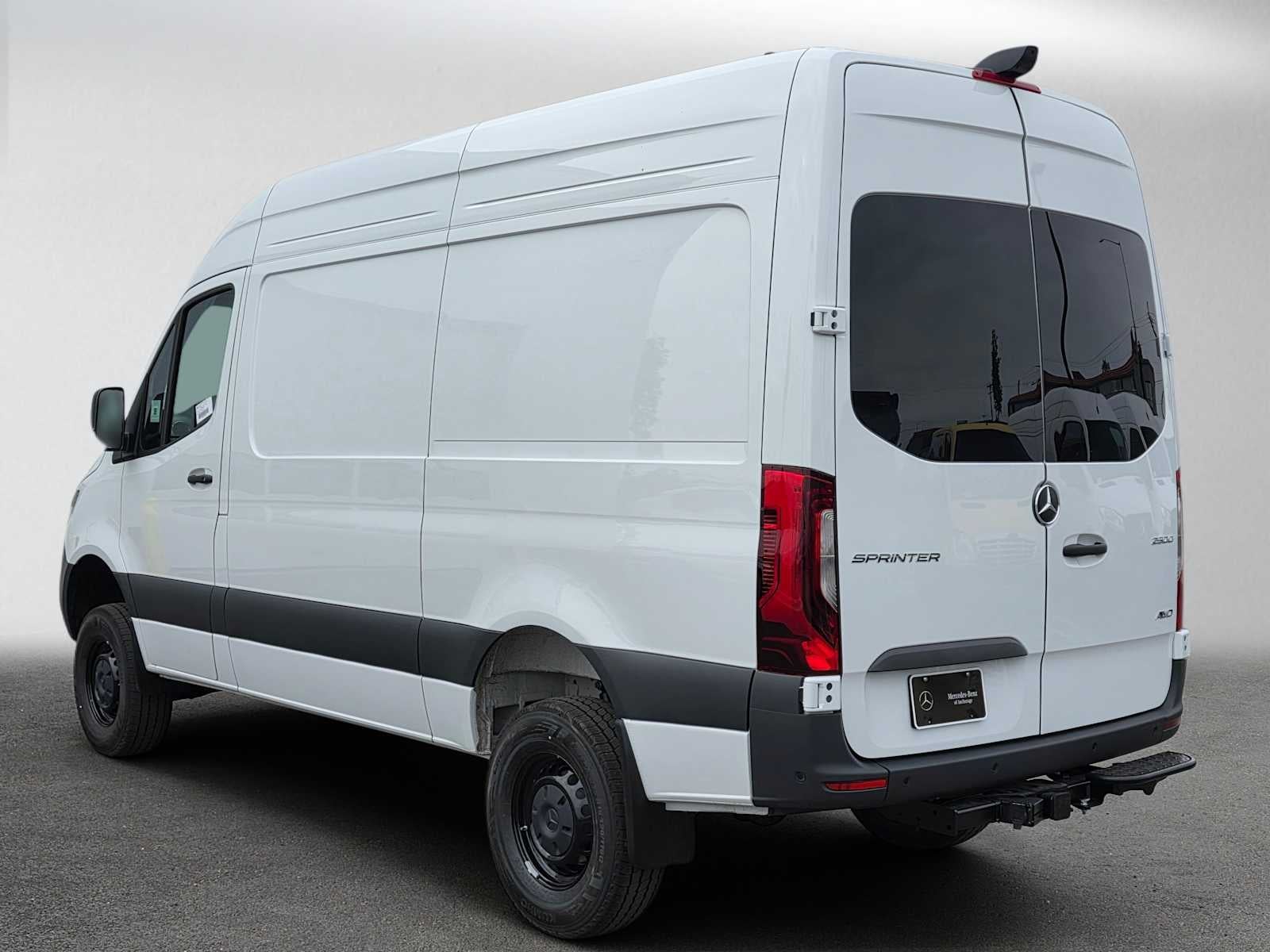 2026 Mercedes-Benz Sprinter 2500 Standard Roof I4 Diesel HO 144 AWD
