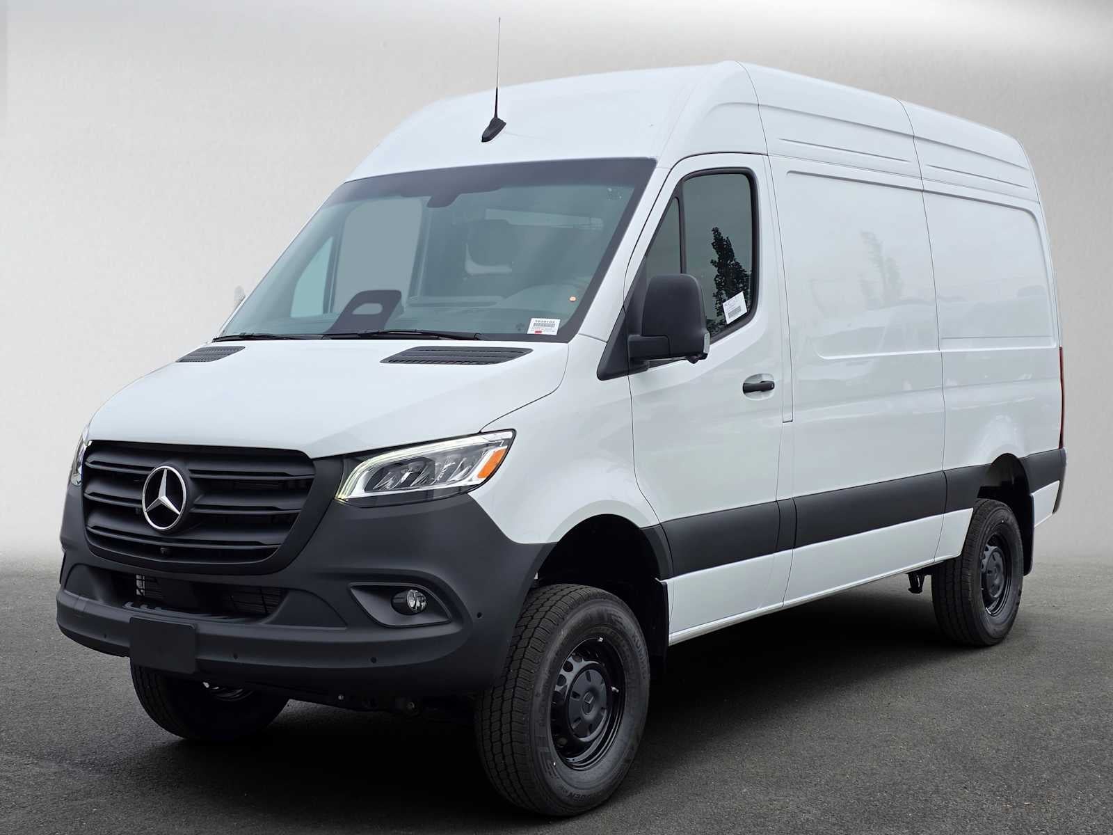 2026 Mercedes-Benz Sprinter 2500 Standard Roof I4 Diesel HO 144 AWD