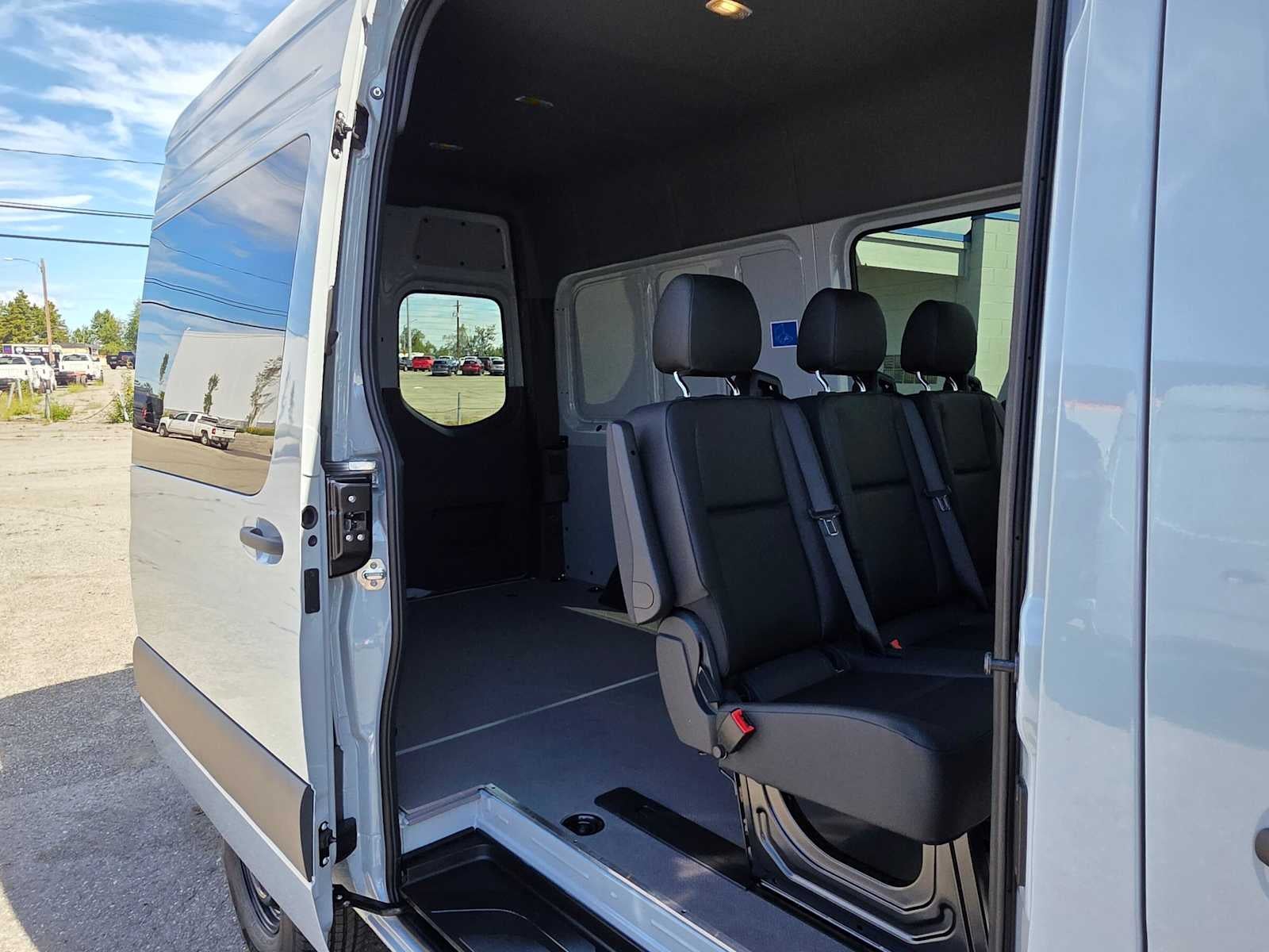 2026 Mercedes-Benz Sprinter 2500 Standard Roof I4 Diesel HO 144 AWD