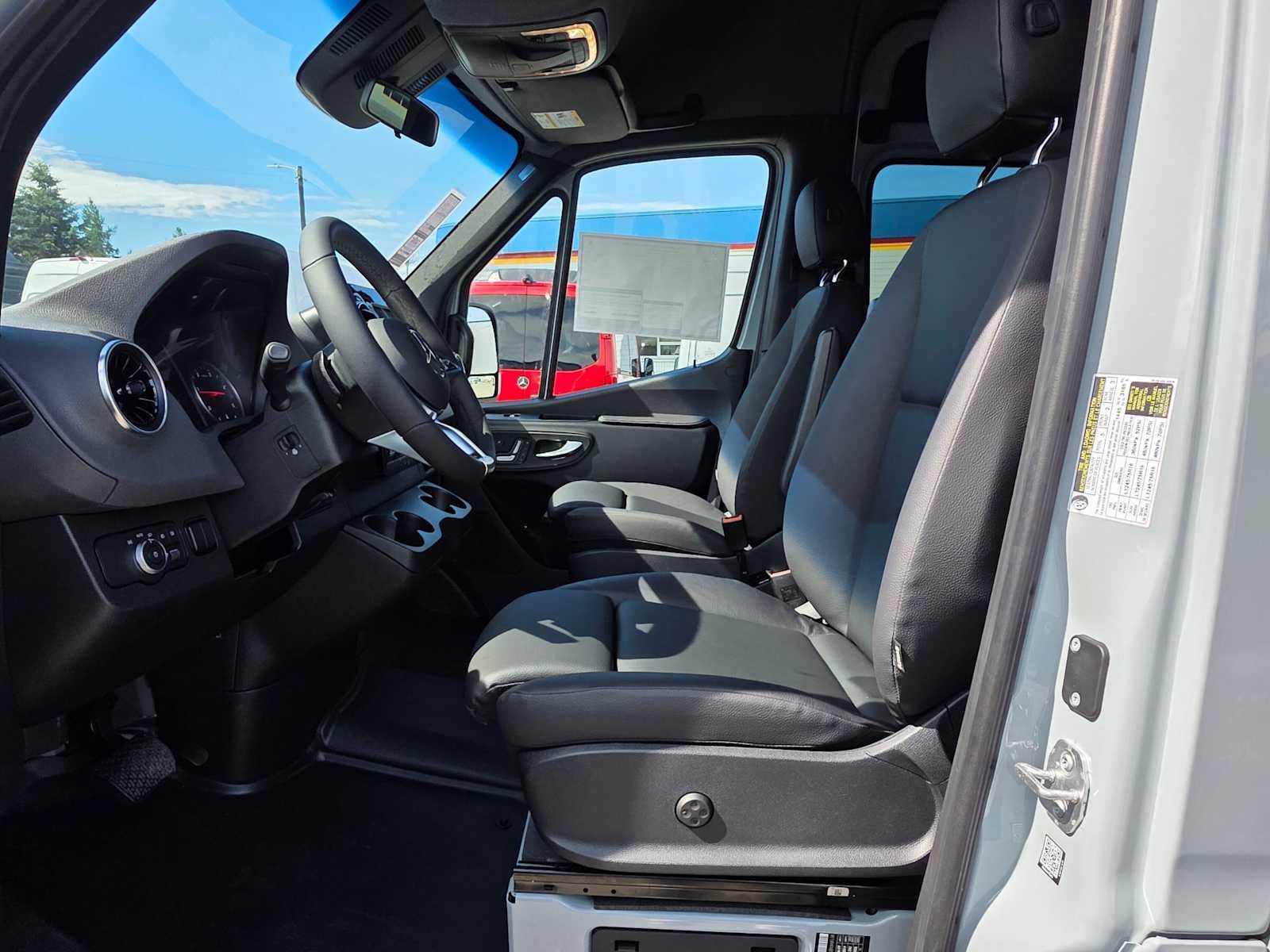 2026 Mercedes-Benz Sprinter 2500 Standard Roof I4 Diesel HO 144 AWD