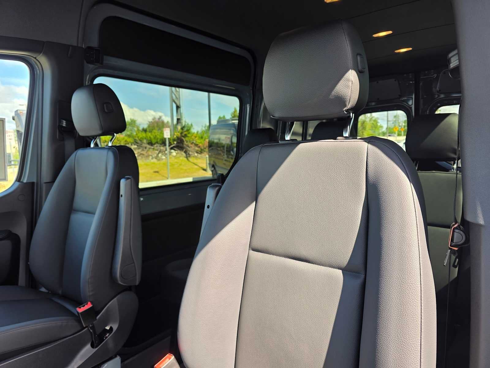 2026 Mercedes-Benz Sprinter 2500 Standard Roof I4 Diesel HO 144 AWD