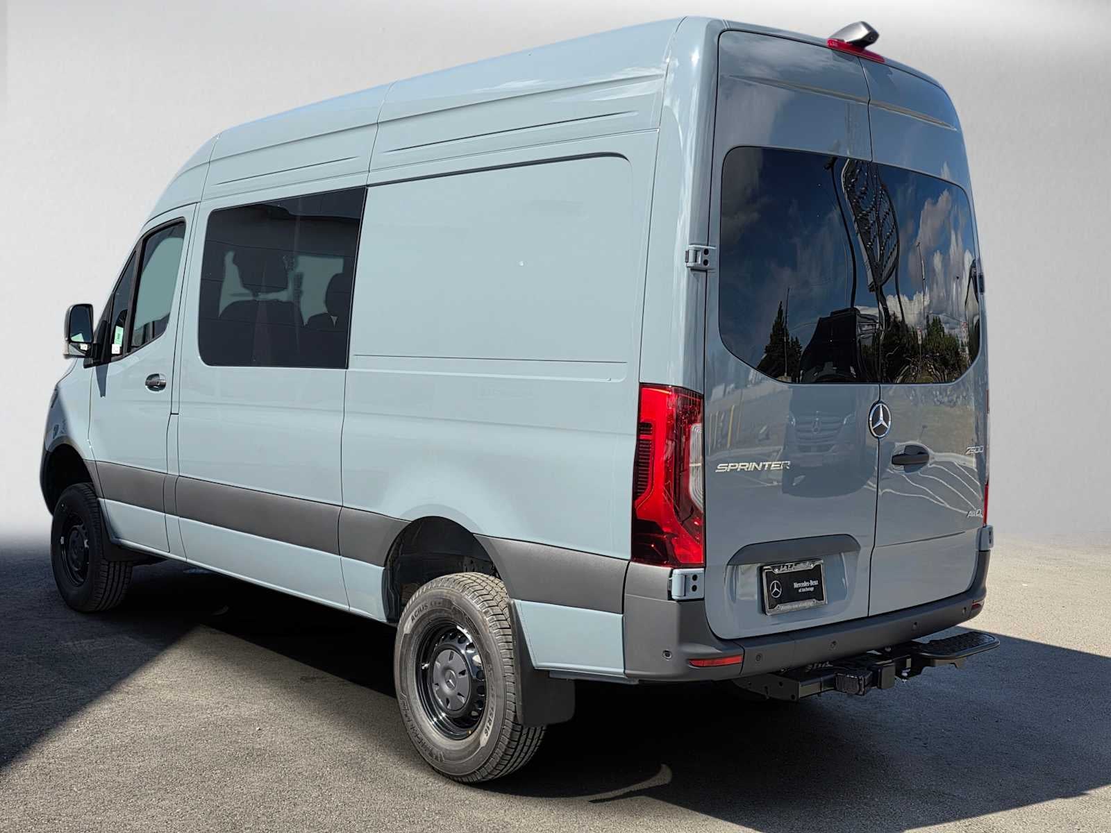 2026 Mercedes-Benz Sprinter 2500 Standard Roof I4 Diesel HO 144 AWD